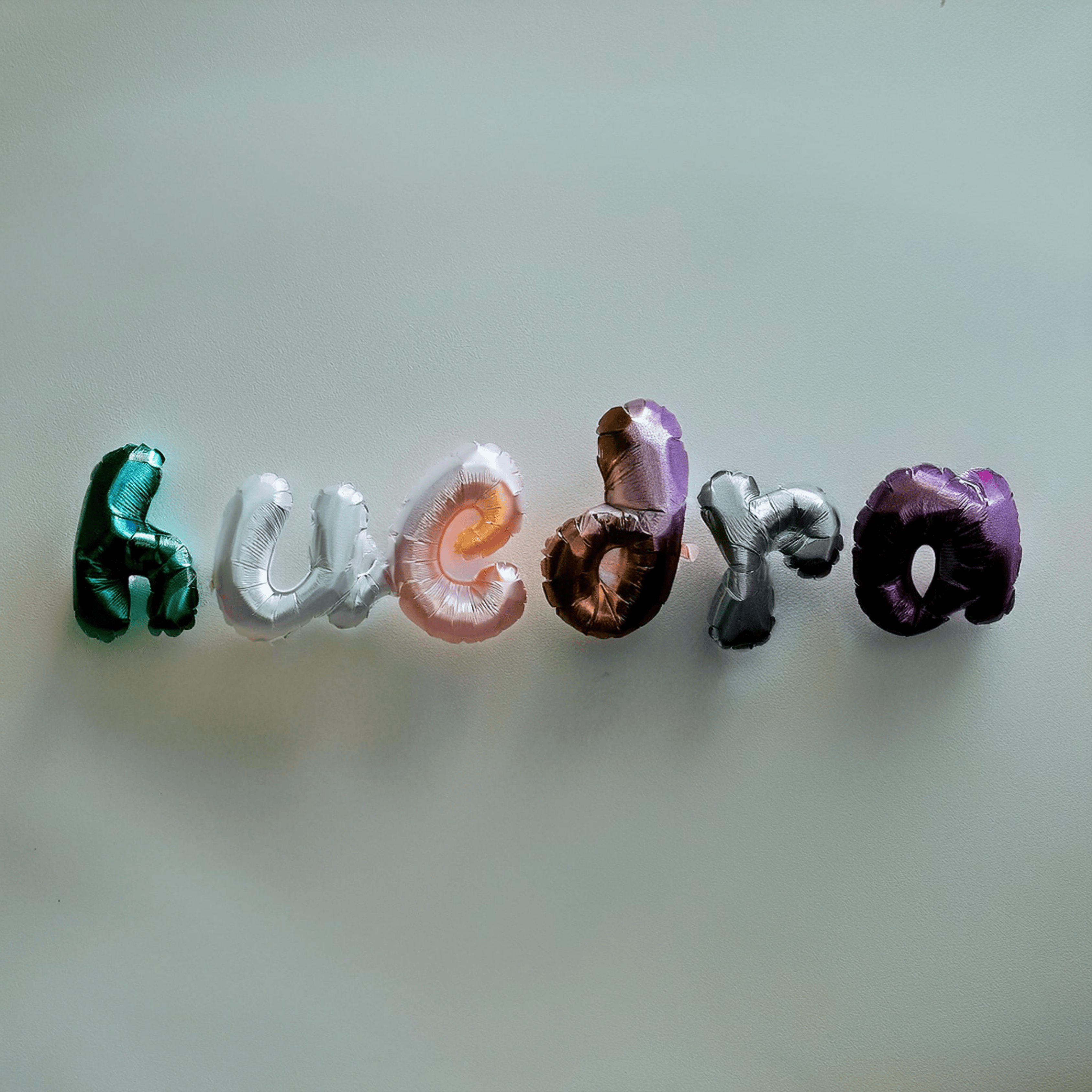 Meet the Brand: The Story Behind Huedra