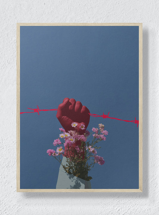 BLOOM AGAINST BARBS - Natural Frame