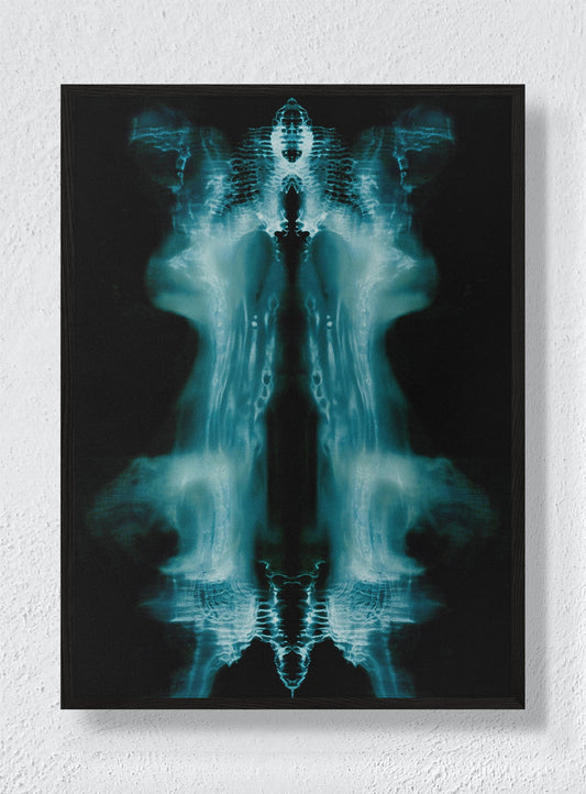 PHANTOM'S MIRROR - Black Frame