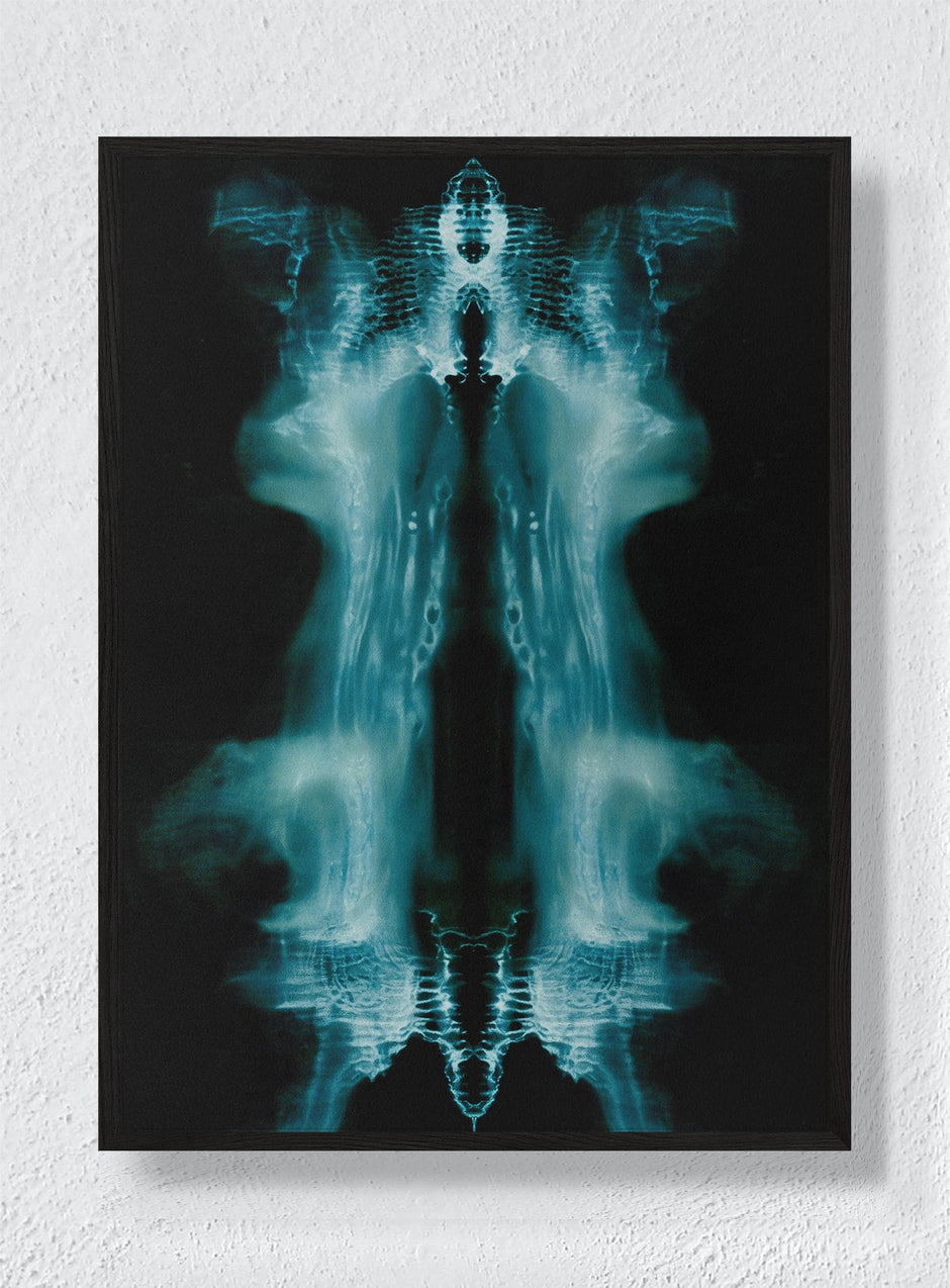 PHANTOM'S MIRROR - Black Frame